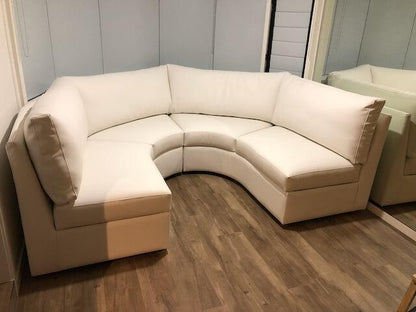 CUSTOM BAY WINDOW LOUNGES - Leisure Lounges