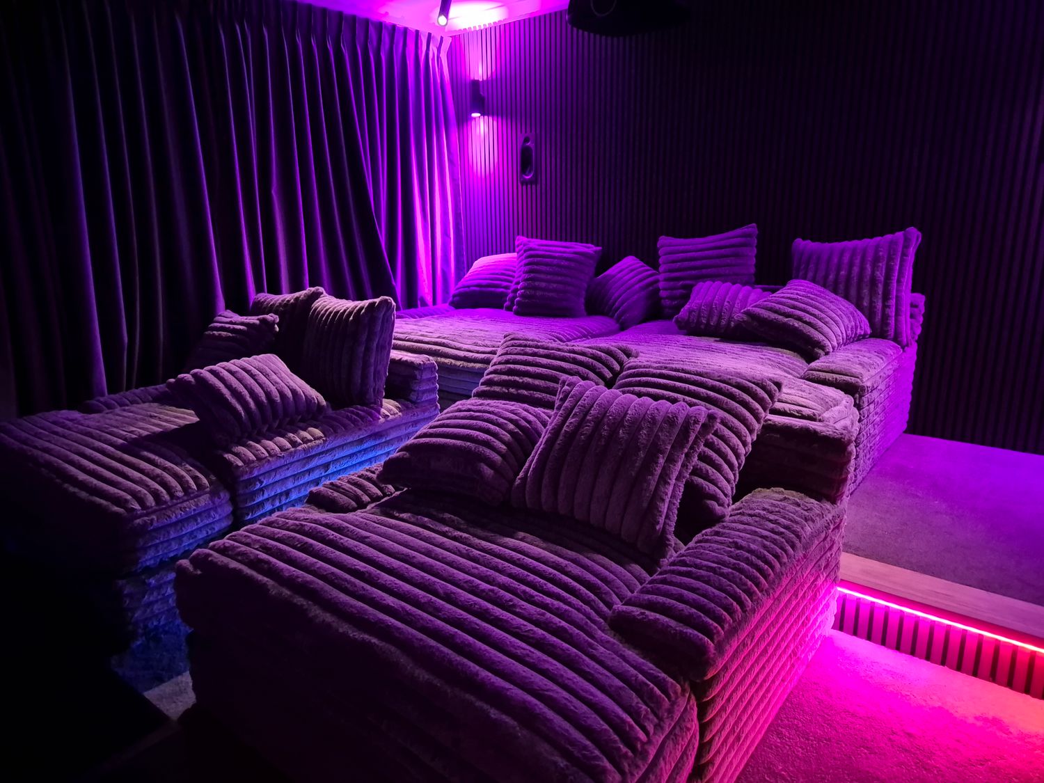 THE TED THEATRE ROOM COMBO - Leisure Lounges