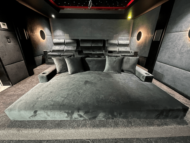 CUSTOM MADE DREAMCOAT THEATRE DAYBED - Leisure Lounges